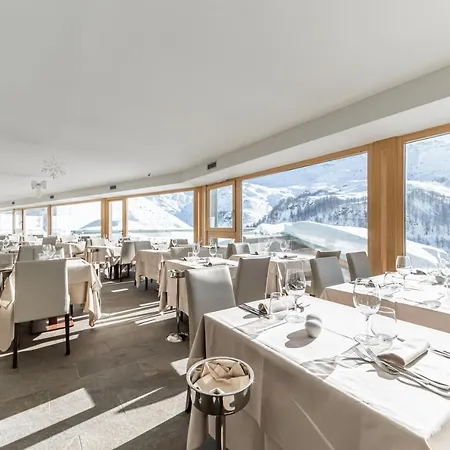 Hotiday Cervinia Ski&spa Otel